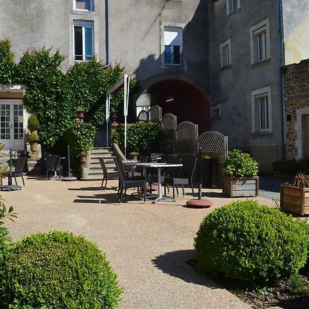 Logis Le Bretagne Hotell Sillé-le-Guillaume Exteriör bild
