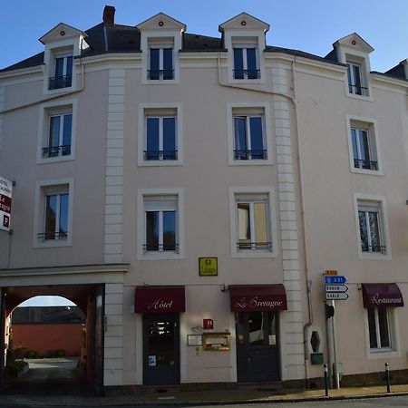 Logis Le Bretagne Hotell Sillé-le-Guillaume Exteriör bild