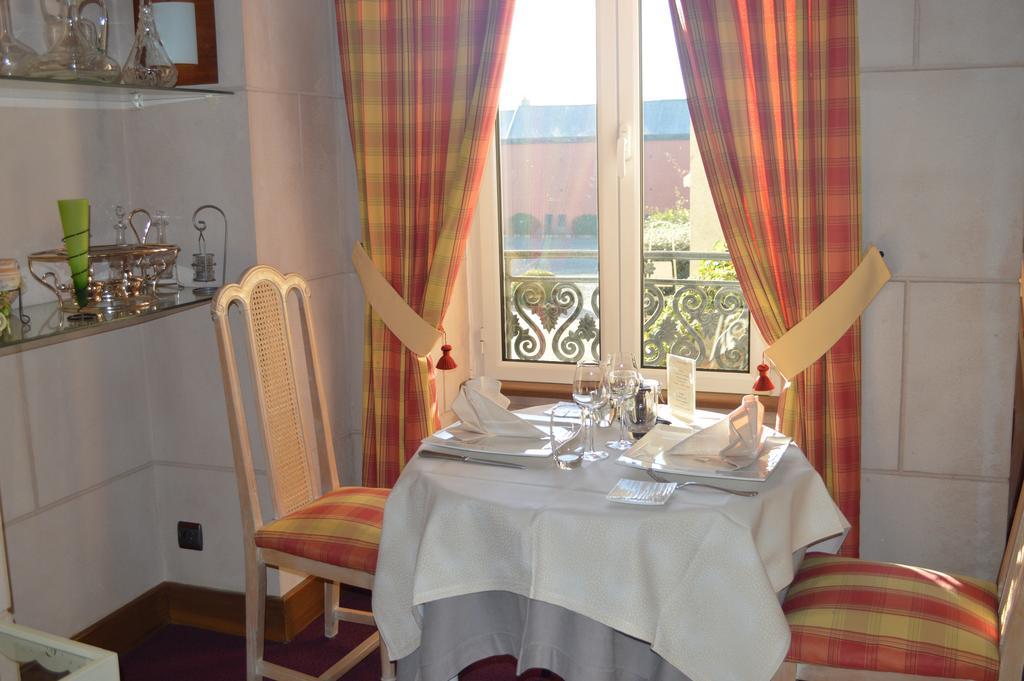 Logis Le Bretagne Hotell Sillé-le-Guillaume Exteriör bild
