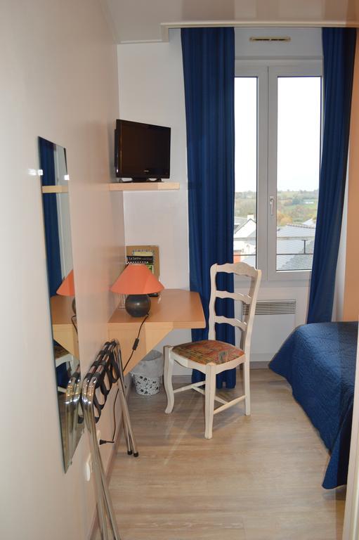 Logis Le Bretagne Hotell Sillé-le-Guillaume Exteriör bild