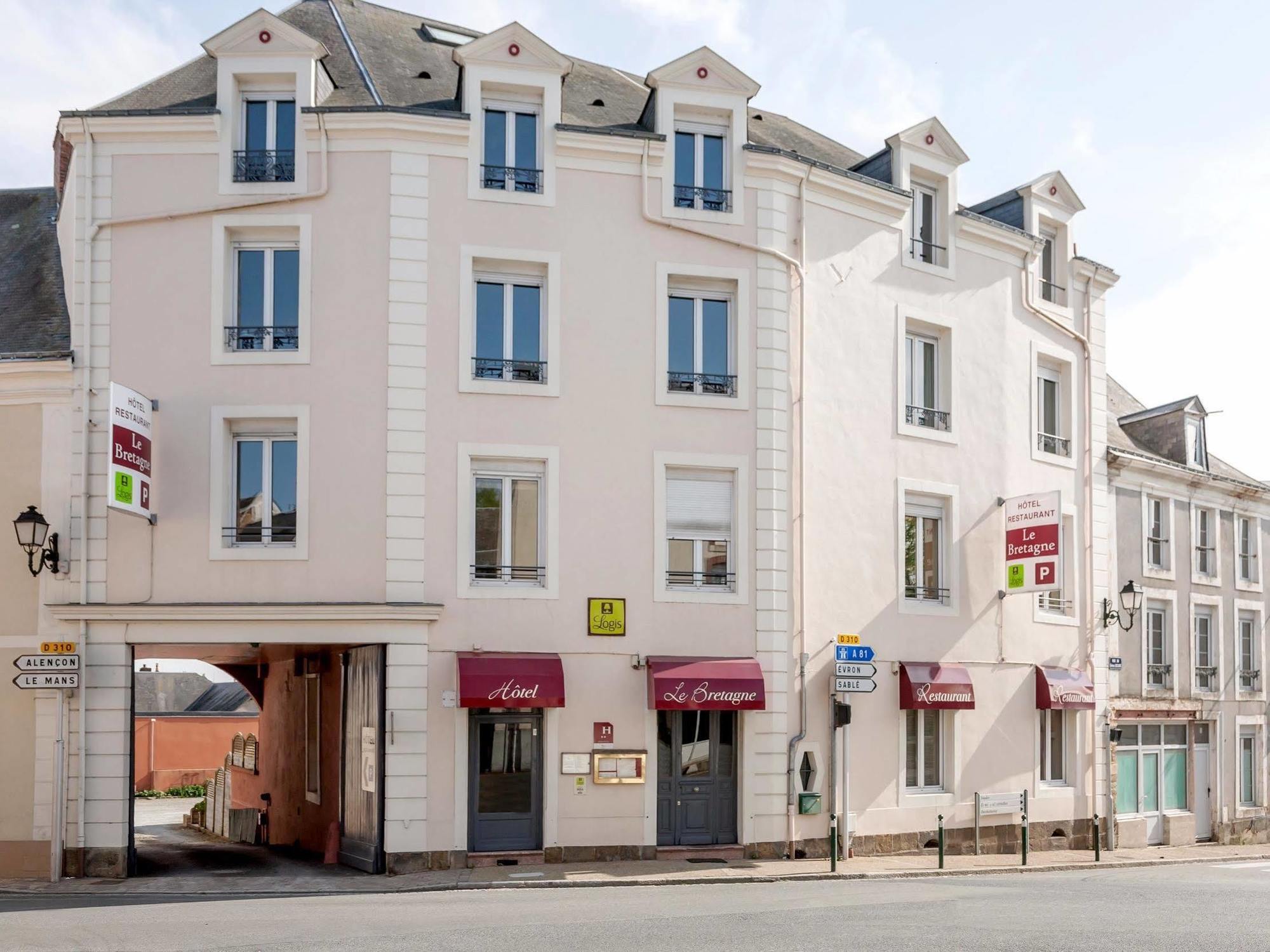 Logis Le Bretagne Hotell Sillé-le-Guillaume Exteriör bild